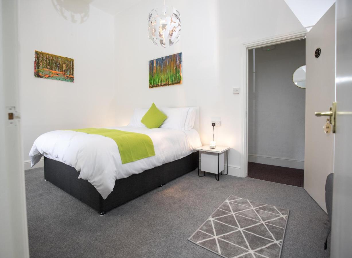 The Tiger Inn Merthyr Tydfil Room photo