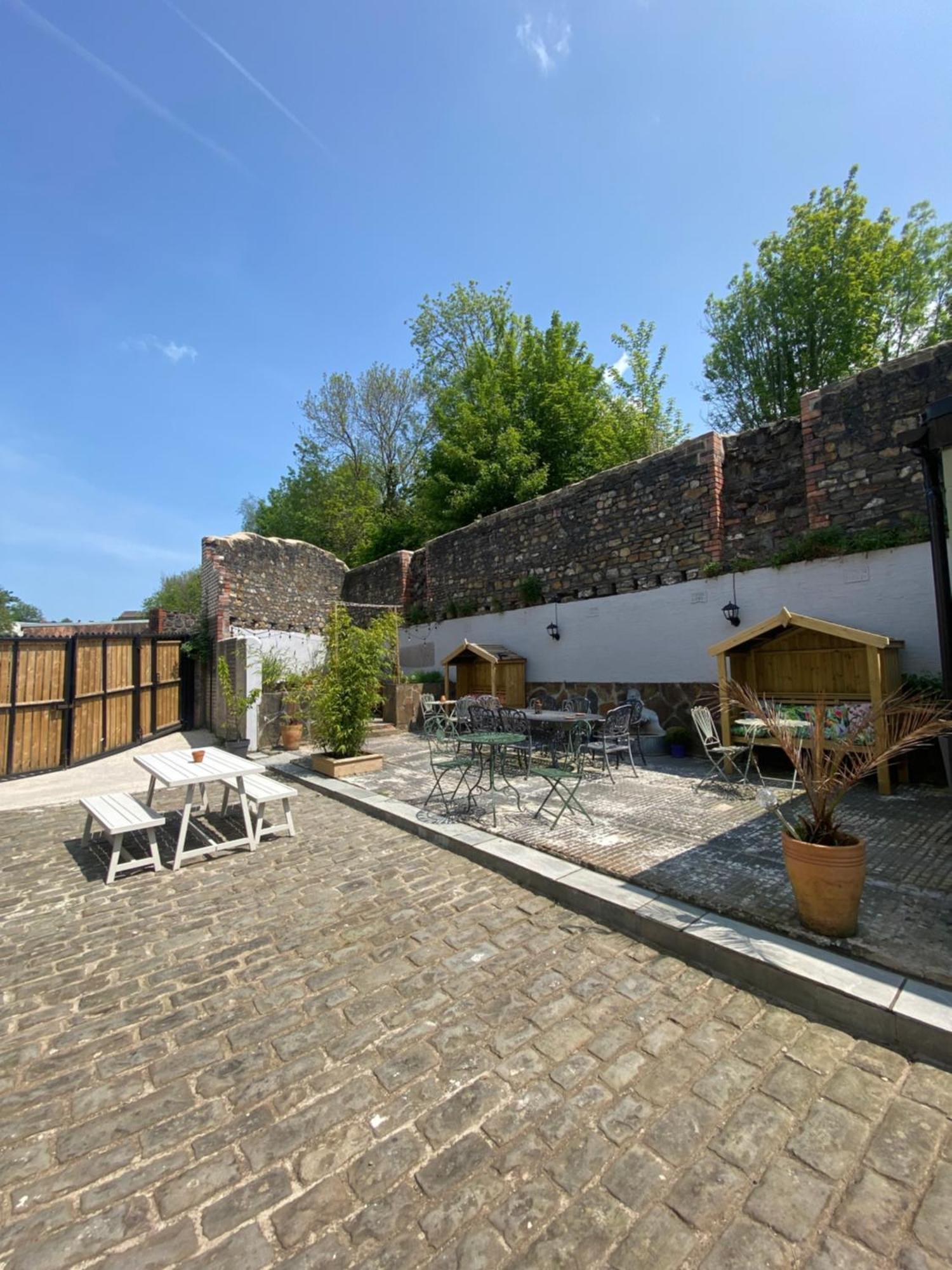 The Tiger Inn Merthyr Tydfil Exterior photo
